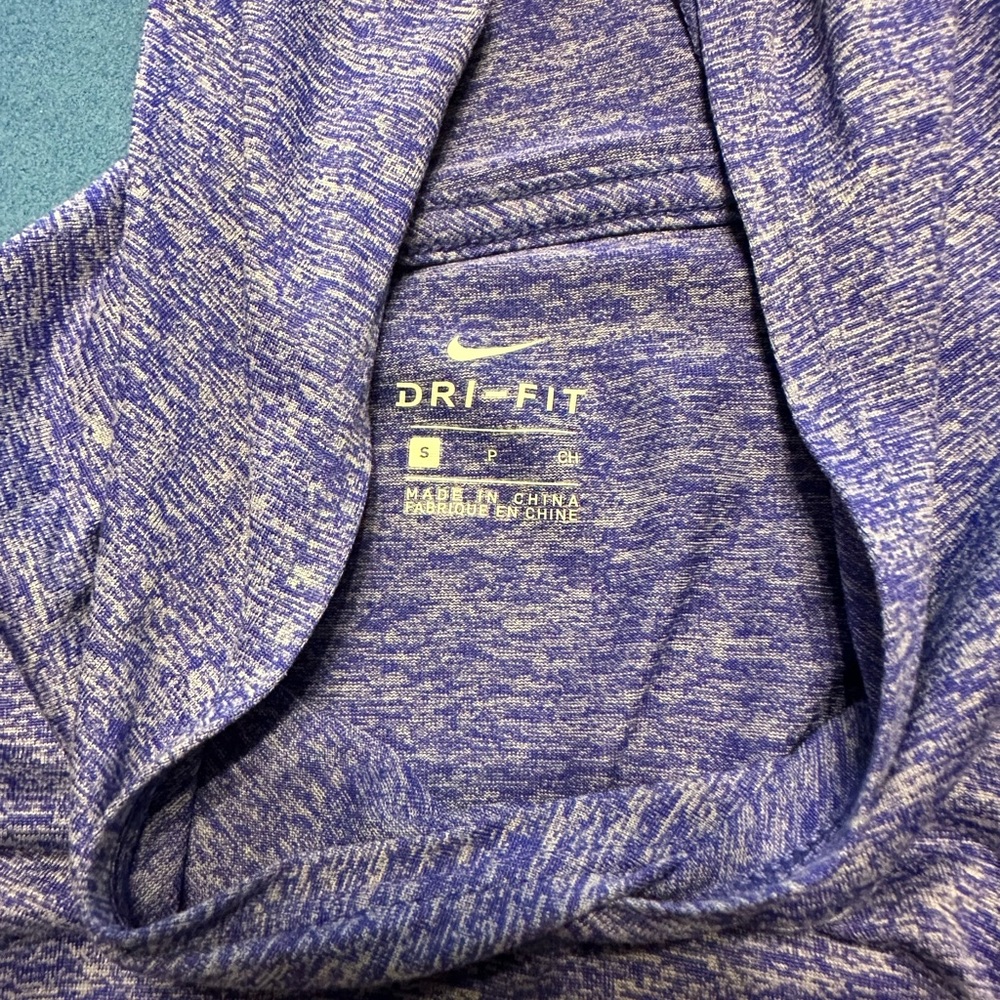Small Nike pullover - Picture 11 of 16